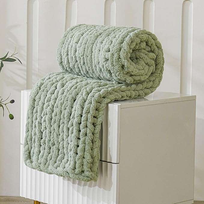 WESHIONGOO Chunky Knit Blanket Throw 40"×40" Knit Throw Blanket for Couch Bed Throw Blanket with Jumbo Chenille Yarn Thick 100% Handmade (Sage Green)