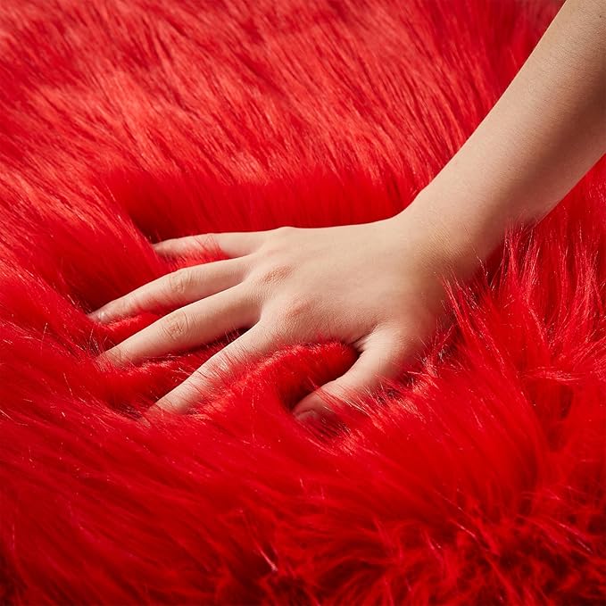 AMTOVO Faux Fur Rug, Red Small Area Rug, Fluffy Sheepskin Rug, Fuzzy Ultra Soft 2 x 3 ft Shag Rugs for Bedroom Sofa Throw Cushion Room Decor, Sheepskin