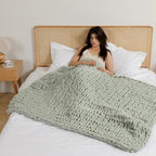 WESHIONGOO Chunky Knit Blanket Throw 40"×40" Knit Throw Blanket for Couch Bed Throw Blanket with Jumbo Chenille Yarn Thick 100% Handmade (Sage Green)