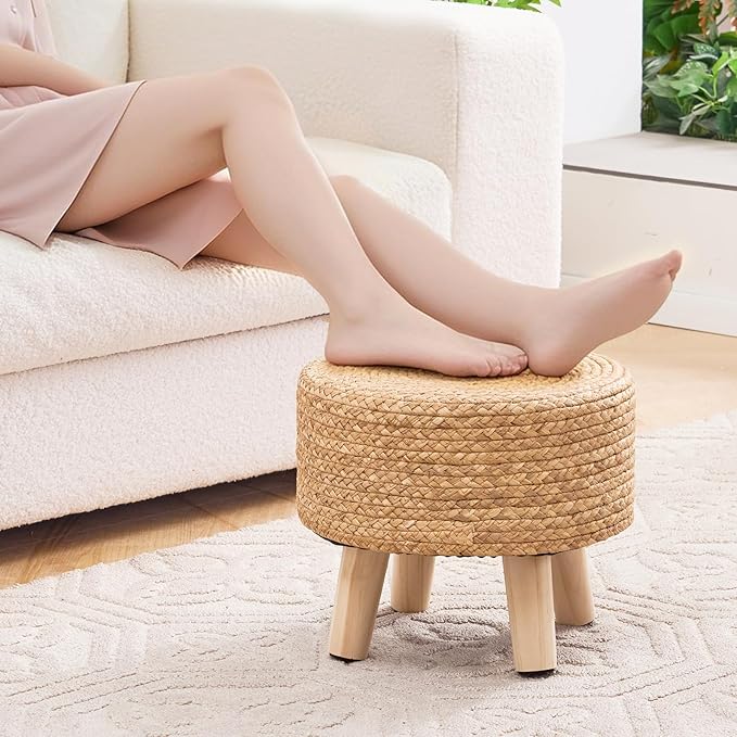 Handwoven Round Ottoman, Natural Water Hyacinth Outdoor Patio Pouf Seagrass Low Stool with Wood Legs, Soft Padded Footrest for Living Room Bedroom Garden, Natural