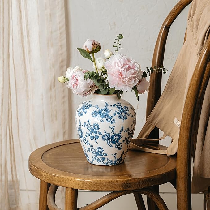 Blue and White Vase, 8 Inch Vintage Chinoiserie Ceramic Vase, Rustic Flower Vases Decorative Antique Vases for Home Decor, Retro Ice Cracked Porcelain Farmhouse Table Centerpieces Decor
