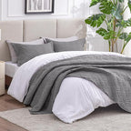 Love's cabin California King Size Quilt Bedding Set Grey Bedspread - Cal King Summer Lightweight Bedspread Comforter - Wave Pattern Coverlet for All Season - 3 Pieces (1 Quilt, 2 Pillow Shams)