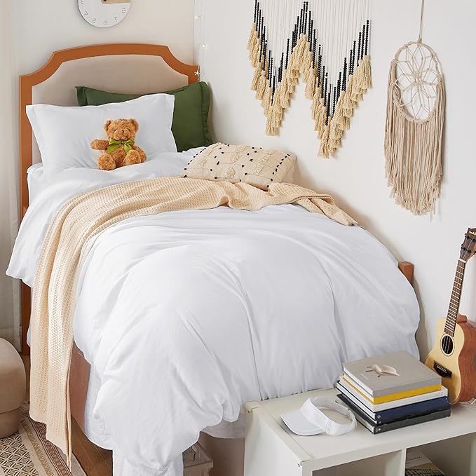 Bedsure Duvet Cover Twin/Twin XL Size - 2 Pieces Prewashed Cotton-Like Extra Soft Bedding Set, Includes 1 Twin Duvet Cover 68x90 Inches with Zipper Closure & 1 Pillow Sham, White, No Comforter