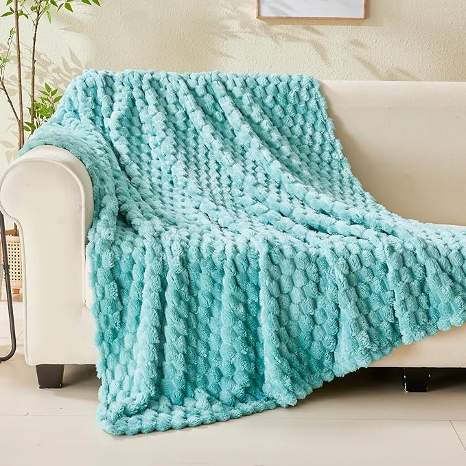 NEWCOSPLAY Super Soft Queen Blanket Sage Green Premium Silky Flannel Fleece 3D Clouds Stylish Jacquard Lightweight Bed Blanket All Season Use 350GSM (Sage Green, Queen(90"x90"))