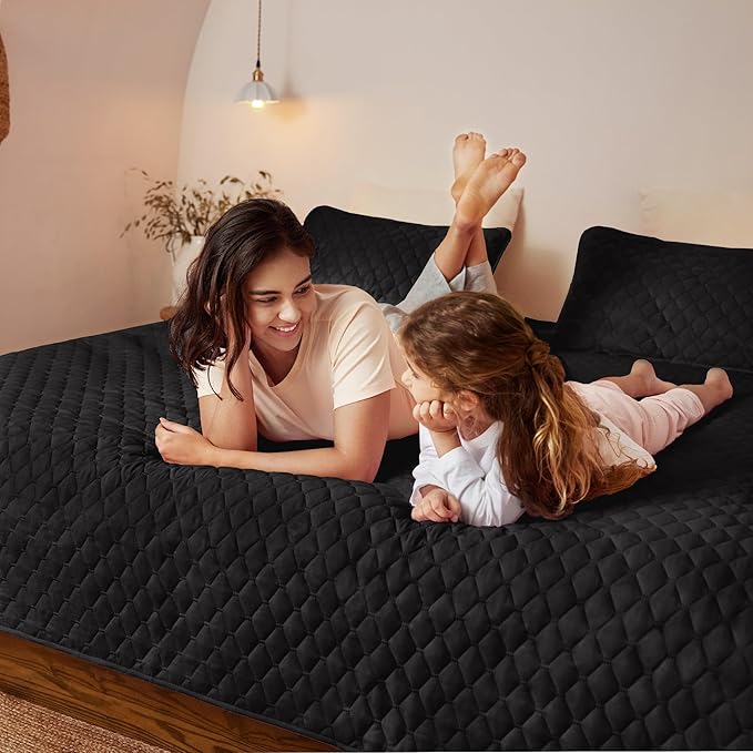 Exclusivo Mezcla Reversible King Size Quilt Bedding Set with Pillow Shams, Lightweight Quilts King Size, Soft Bedspreads Bed Coverlets for All Seasons - (Black, 104"x96")