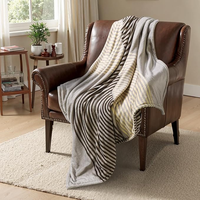 Lahome Brown Fleece Throw Blanket for Couch Double-Color Rainbow Fluffy Warm Cozy Bed Blanket Soft Fuzzy Modern Throw Blankets for Sofa Home Decor, Brown 50''x60''