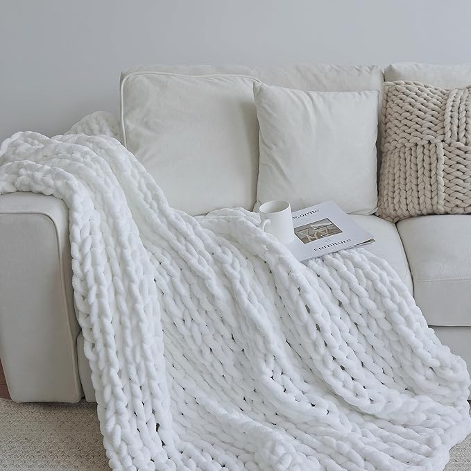 Maetoow Chenille Chunky Knit Blanket Throw （60×80 Inch）, Handmade Warm & Cozy Blanket Couch, Bed, Home Decor, Soft Breathable Fleece Banket, Christmas Thick and Giant Yarn Throws，White