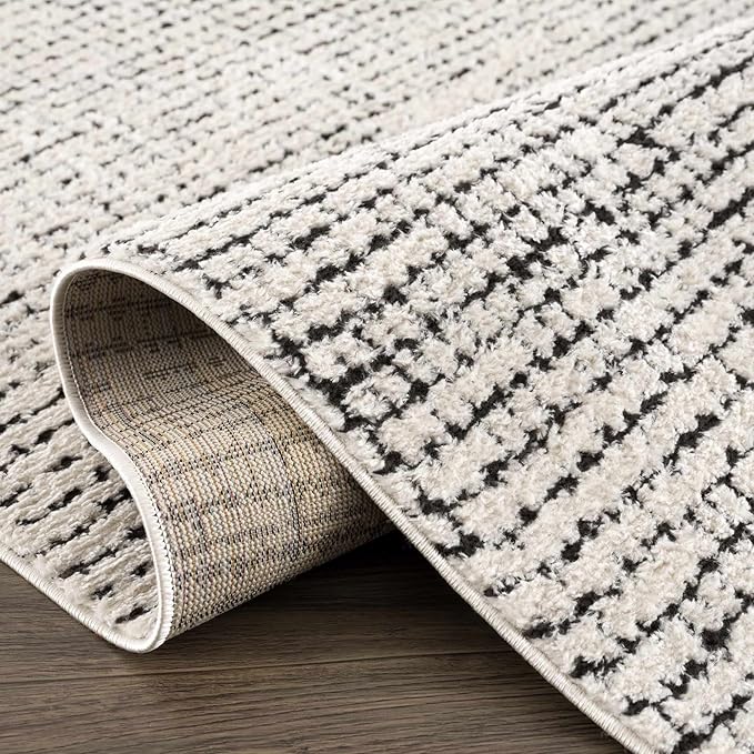 BoutiqueRugs Keita Contemporary Mosaic Runner Rug - High Pile Fluffy Soft Shag Carpet for Hallway, Kitchen - Black and White - 2'8" x 7'3" Runner