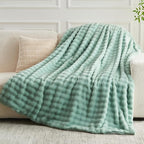 NEWCOSPLAY Faux Fur King Blanket Sage Green Bubble Blanket Thick Warm Soft for Couch Sofa Bed 550GSM (New Sage Green, King(90"x110"))