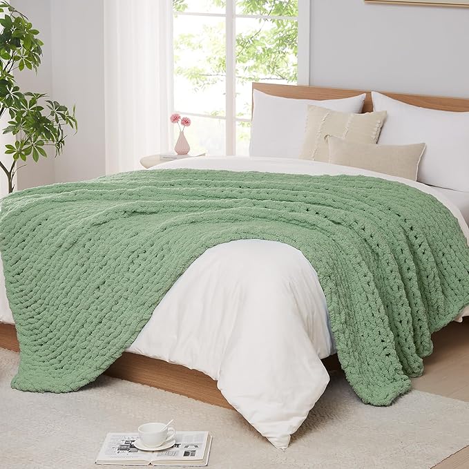 L'AGRATY Chunky Knit Blanket Throw: 72''x84'' Chenille Chunky Knitted Throw Blanket for Bed Couch - Handmade Thick Big Cable Knit Blanket - Large Chunky Crochet Blanket for Home Decor(Sage Green)