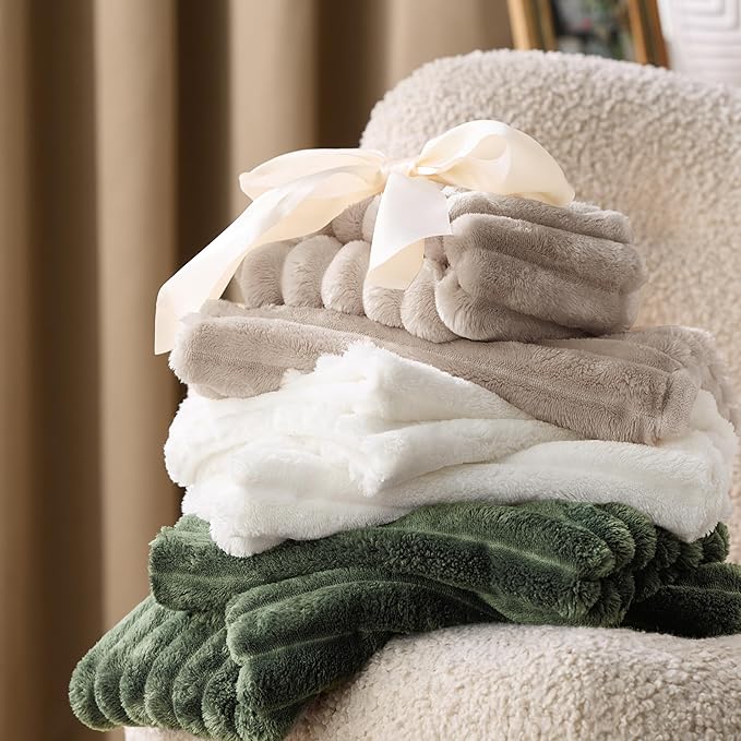 Bedsure Fluffy Duvet Cover Set - Ultra Soft Plush Shaggy Comforter Cover King Size, Warm Flannel Fleece Bed Sets for Winter, 3 Pieces (Striped Pattern, Green)