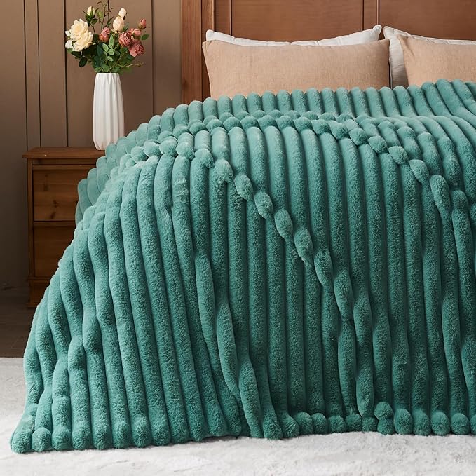NEWCOSPLAY Faux Fur Throw Blanket Light Teal 3D Ribbed Plush Thick Warm Blanket for Couch Sofa Bed 850GSM (Light Teal Ribbed, Throw(50"x60"))