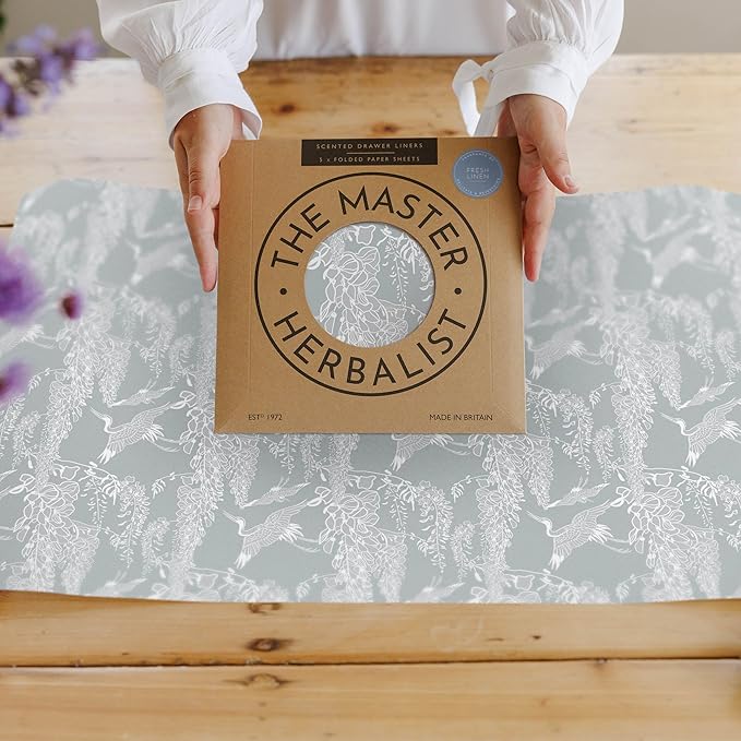 The Master Herbalist Fragrant Fresh Linen Scented Drawer Liners in a Classical Heron Design (Folded) | Pack of 5 Sheets | Contains Essential Oils | Made in The UK. (Fresh Linen, Folded)