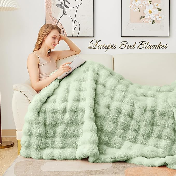 Latepis Faux Fur Throw Blankets Sage Green Bubble Cozy Soft Heavy Blanket for Couch Fuzzy Thick Blanket for Sofa Bedroom Plush Fluffy Warm Blankets for Winter Luxury Throw Blanket 50''x60'', 860gsm