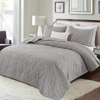 Exclusivo Mezcla Twin Quilt Bedding Set with 1 Pillow Sham, Lightweight Light Grey Twin Size Quilt Bedspread with Vintage Damask Pattern, Soft Bedspreads Coverlets for All Seasons