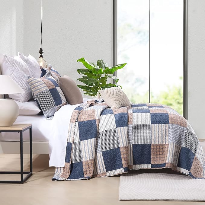 PANGUSHAN 100% Cotton Quilt Set King Size, Patchwork Plaid King Quilt Bedding Set Bedspreads, Farmhouse Lightweight Comforter Reversible Quilt, Navy/Brown/White Bed Spread for King Bed, 3 Pieces