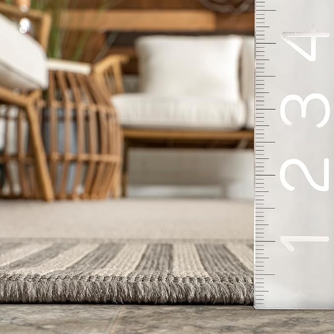 nuLOOM 4' x 6' Outdoor Area Rug, Casual Design with Striped Border, Stain Resistant, Highly Durable, for Patio, Balcony, Bedroom, Living Room, Dining Room, Bathroom, Light Grey