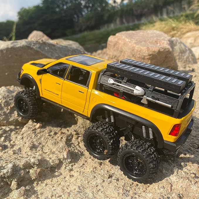 Pickup Truck Toy 1/24 Diecast Trucks Mammoth Model Car Kits,Metal Toy Truck Suitable for Kids and Car Collection,Pull Back Cars with Light and Sound,Trucks for Kids Ages 4-8（Yellow）