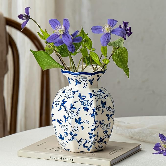 Small Blue and White Ceramic Vase, 6 Inch Vintage Chinoiserie Flower Vase Decorative Antique Vases for Home Decor, Rustic Porcelain Vase Farmhouse Shelf Table Centerpieces Decor
