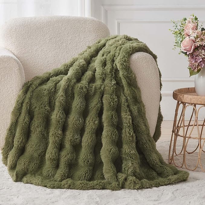 Lotus Karen Faux Fur Throw Blanket Dark Green - 800 GSM Bubble Rabbit Fluff Blanket for Couch Bed Sofa,Softest Fluffy Fuzzy Cozy Blanket,Thick Furry Plush Shaggy Warm Blankets for Women,60x80 Inches