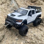 Pickup Truck Toy 1/24 Diecast Trucks Mammoth Model Car Kits,Metal Toy Truck Suitable for Kids and Car Collection,Pull Back Cars with Light and Sound,Trucks for Kids Ages 4-8（White）