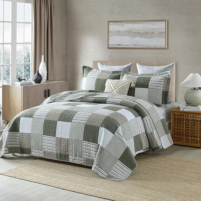 PANGUSHAN 100% Cotton Quilt Set King Size, Patchwork Plaid King Quilt Bedding Set Bedspreads, Farmhouse Lightweight Comforter Reversible Quilt, Green/Moonbeam Bed Spread for King Bed, 3 Pieces