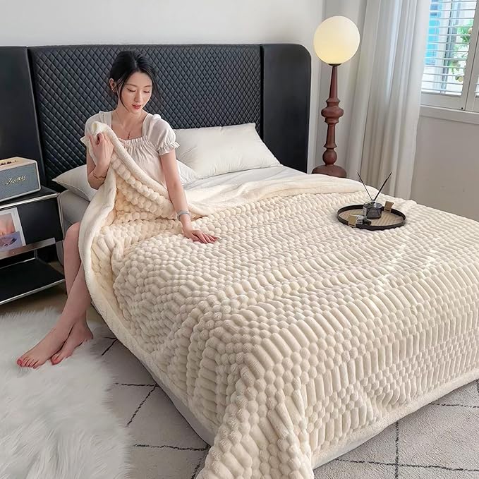 UKELER Sherpa Bed Blankets 80 × 90 inch, Ultra Soft Queen Size Throw Blanket for All Season, 470 GSM Cozy Plush Striped Fleece Blanket for Bedroom Living Room Dorm Hostel Sofa Camping, Off White
