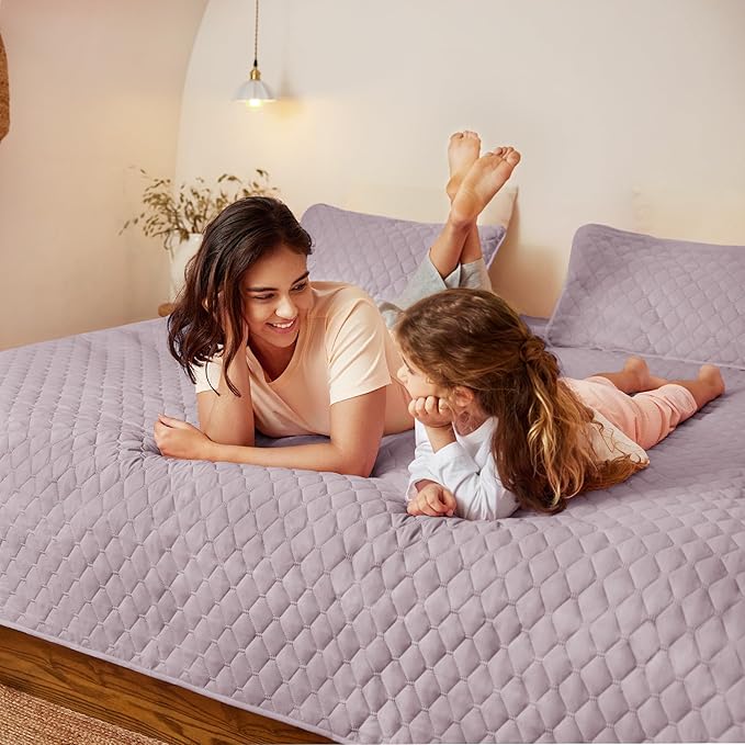 Exclusivo Mezcla Reversible Twin Quilt Bedding Set with Pillow Sham, Lightweight Quilts Twin Size, Soft Bedspreads Bed Coverlets for All Seasons - (Lilac Ash, 68"x88")