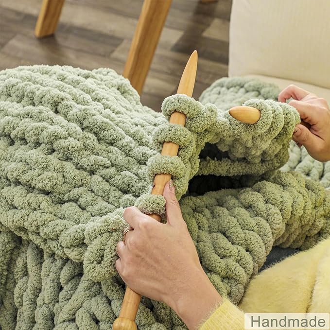 WESHIONGOO Chunky Knit Blanket Throw 50"×60" Knitted Throw Blankets for Couch Bed Fluffy Soft Blanket with Jumbo Chenille Yarn Thick 100% Handmade (Sage Green)
