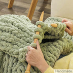 WESHIONGOO Chunky Knit Blanket Throw 50"×60" Knitted Throw Blankets for Couch Bed Fluffy Soft Blanket with Jumbo Chenille Yarn Thick 100% Handmade (Sage Green)