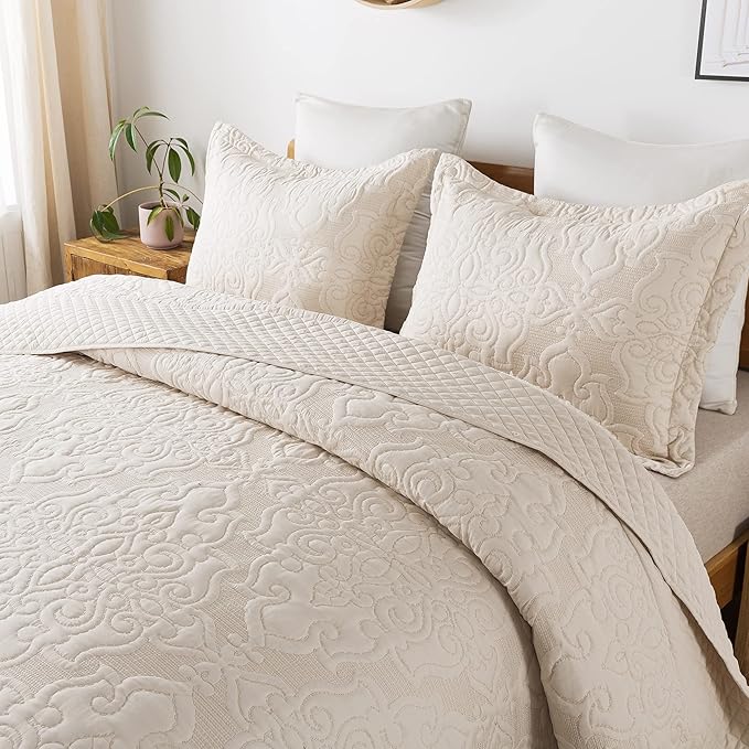Travan 3-Piece King Quilt Set Quilted Bedspread Oversized Microfiber Lightweight Bedspread Coverlet Set with Shams Bedding Set for All Season, Beige, King