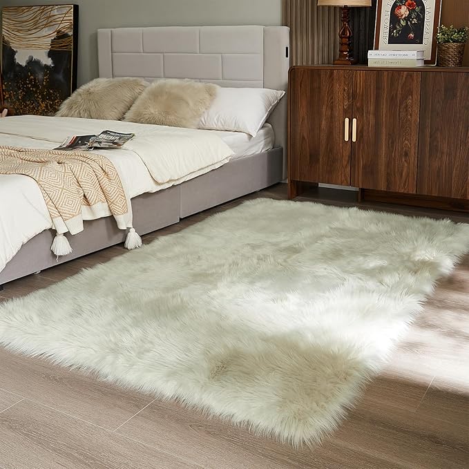 AMTOVO Faux Fur Sheepskin Rug for Living Room, 4 x 6 ft Light Grey Fluffy Area Rug for Bedroom, Playroom, Luxury Room Decor, Rectangle