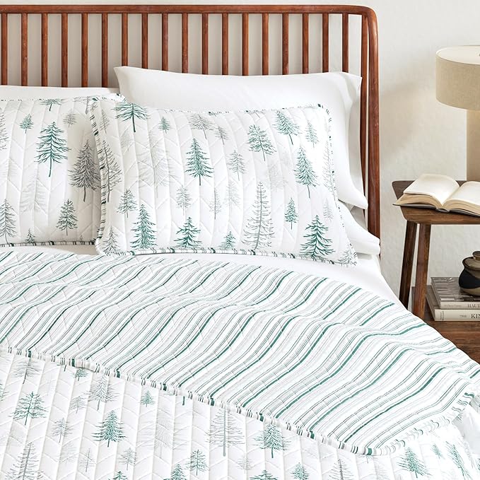 Rustic Cabin Twin Size Quilt Set with Shams - All-Season, Lightweight, Reversible Bedspread - Lodge-Themed Summer Bedding Sets (Twin/Twin XL, Truckee - Grey)