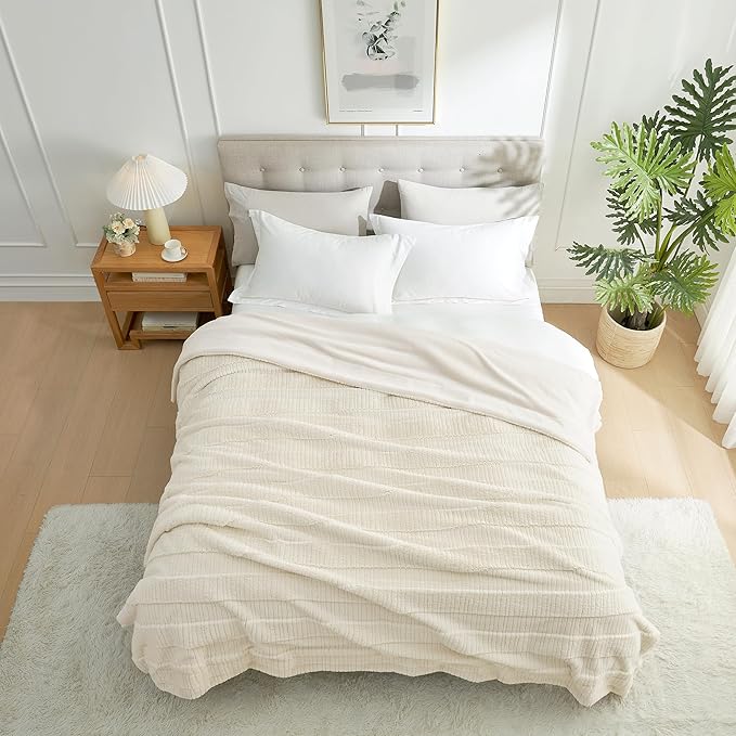 Amélie Home Luxury Striped Faux Fur Throw Blanket for Couch, Embossed Split Fur Cozy Fuzzy Fluffy Luxurious Soft Plush Sofa Chair Bed Gift Blankets for Women Men Wife Friend, 60"x80", Ivory