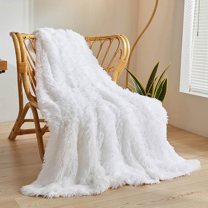 XeGe Luxury Faux Fur Throw Blanket, White Soft 50x60 Fluffy Blanket Throw, Shaggy Plush Decorative Couch Blanket, Cute Furry Throw Holidy Fuzzy Lap Blanket for Kids Women Men Teen Girls White