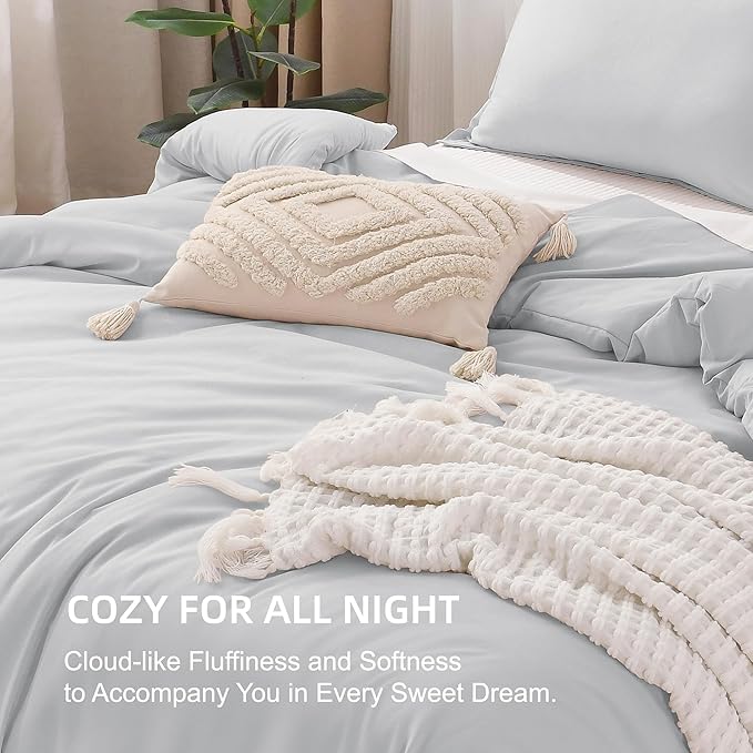 Litanika Light Grey Comforter King Size, 3 Pieces Lightweight Solid Bedding Comforter Set, All Season Fluffy Bed Set (104x90In Comforter & 2 Pillowcases)