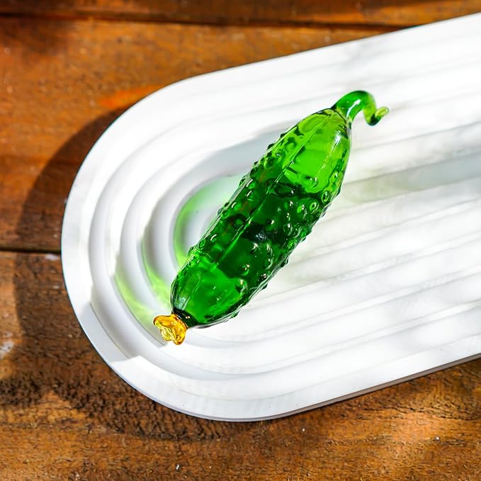 Handmade Crystal Cucumber Figurine Glass Cucumber Fruit Collectible Paperweight for Home, Kitchen, Desktop Decor