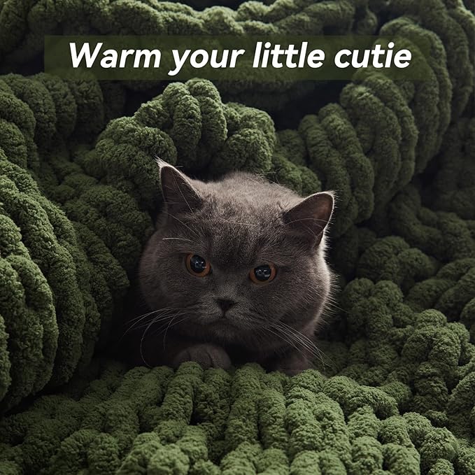 Chunky Knit Throw Blanket, 30''*40'' Knitted Throw Chenille Yarn for Bed Couch, Handmade Green Crochet Big Thick Blanket, Machine Washable Cute Comfy Blanket for Home Decor