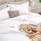 Love's cabin California King Size Quilt Bedding Set White Bedspread - Cal King Summer Lightweight Bedspread Comforter - Wave Pattern Coverlet for All Season - 3 Pieces (1 Quilt, 2 Pillow Shams)