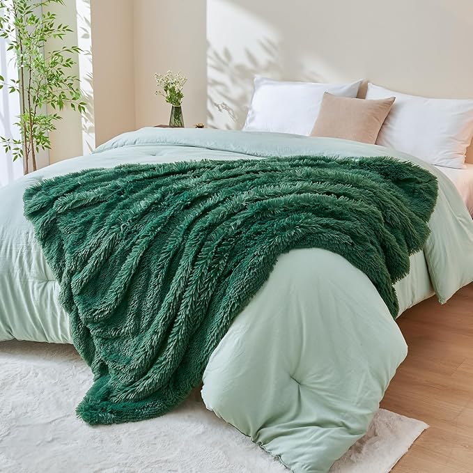 GONAAP Fuzzy Faux Fur Throw Blanket Dark Green Super Soft Cozy Plush Fuzzy Shaggy Blanket for Couch Sofa Bed (Dark Green, Throw(50"x60"))