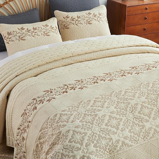 EVENHUG Floral Embroidered Quilt Set Queen Size 3 Piece Bedding Set Reversible Farmhouse Bedspread Coverlet with 2 Pillow Shams Lightweight Soft Bed Cover for All Season(92"X 96",Beige)