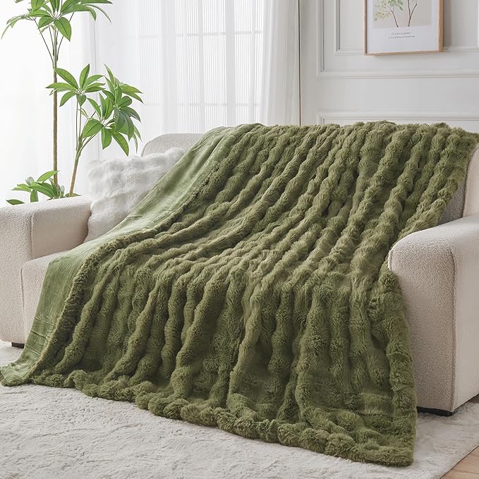 Lotus Karen Faux Fur Throw Blanket Dark Green - 800 GSM Bubble Rabbit Fluff Blanket for Couch Bed Sofa,Softest Fluffy Fuzzy Cozy Blanket,Thick Furry Plush Shaggy Warm Blankets for Women,50x60 Inches