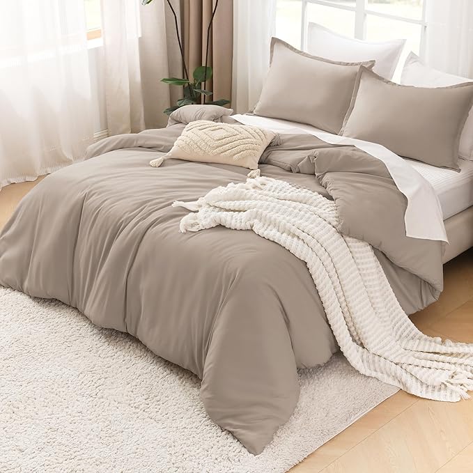 Litanika Light Coffee Comforter Set Queen Size, 3 Pieces Lightweight Solid Bedding Comforter Set, All Season Fluffy Bed Set (90x90In Comforter & 2 Pillowcases)
