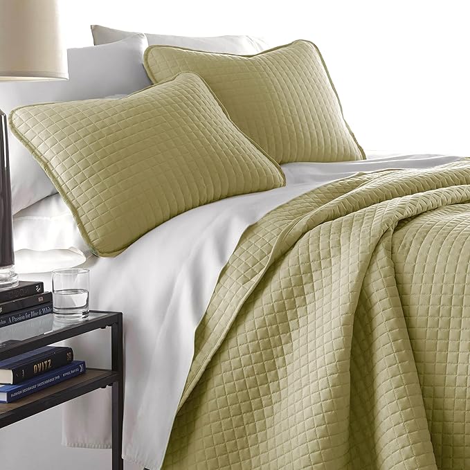 Southshore Fine Living, Inc. Twin Quilt Bedding Set, Soft Brushed Microfiber Taupe Quilts, Twin/XL Coverlet Bedspread, Wrinkle & Pet Hair Resistant Bedding with 1 Pillow Sham, Taupe