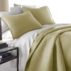 Southshore Fine Living, Inc. Twin Quilt Bedding Set, Soft Brushed Microfiber Taupe Quilts, Twin/XL Coverlet Bedspread, Wrinkle & Pet Hair Resistant Bedding with 1 Pillow Sham, Taupe