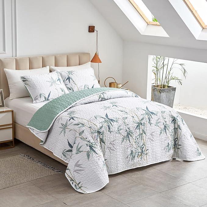 Botanical Quilt Set 3 Piece California King, Green Leaves Printed on White Reversible Bedspread Coverlet Set, Soft Microfiber Lightweight Bed Cover for All Season (102" x 114", 1 Quilt+ 2 Pillow Sham)