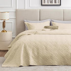 Love's cabin King Size Quilt Bedding Set Camel Bedspreads - Bed Summer Lightweight Bedspread Comforter - Wave Pattern Bedding Coverlet for All Season - 3 Pieces (1 Quilt, 2 Pillow Shams)