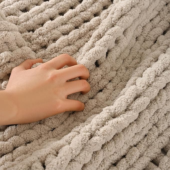 Esterra Chunky Knit Blanket Throw 50"x60", 100% Hand Knitted Chenille Throw Blanket, Cozy Soft Thick Cable Knit Throw Large Rope Knot Crochet Throw Blanket for Sofa Couch Bed, Linen Beige
