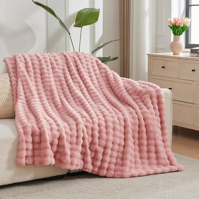 NEWCOSPLAY Faux Fur Throw Blanket Pink Bubble Blanket Thick Warm Soft for Couch Sofa Bed 550GSM (Pink, Throw(50"x60"))