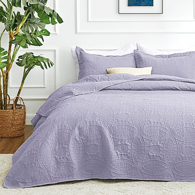 Love's cabin California King Size Quilt Bedding Set Lavender Bedspreads - Cal King Lightweight Bedspread Comforter - Coin Pattern Coverlet for All Season - 3 Pieces (1 Quilt, 2 Pillow Shams)